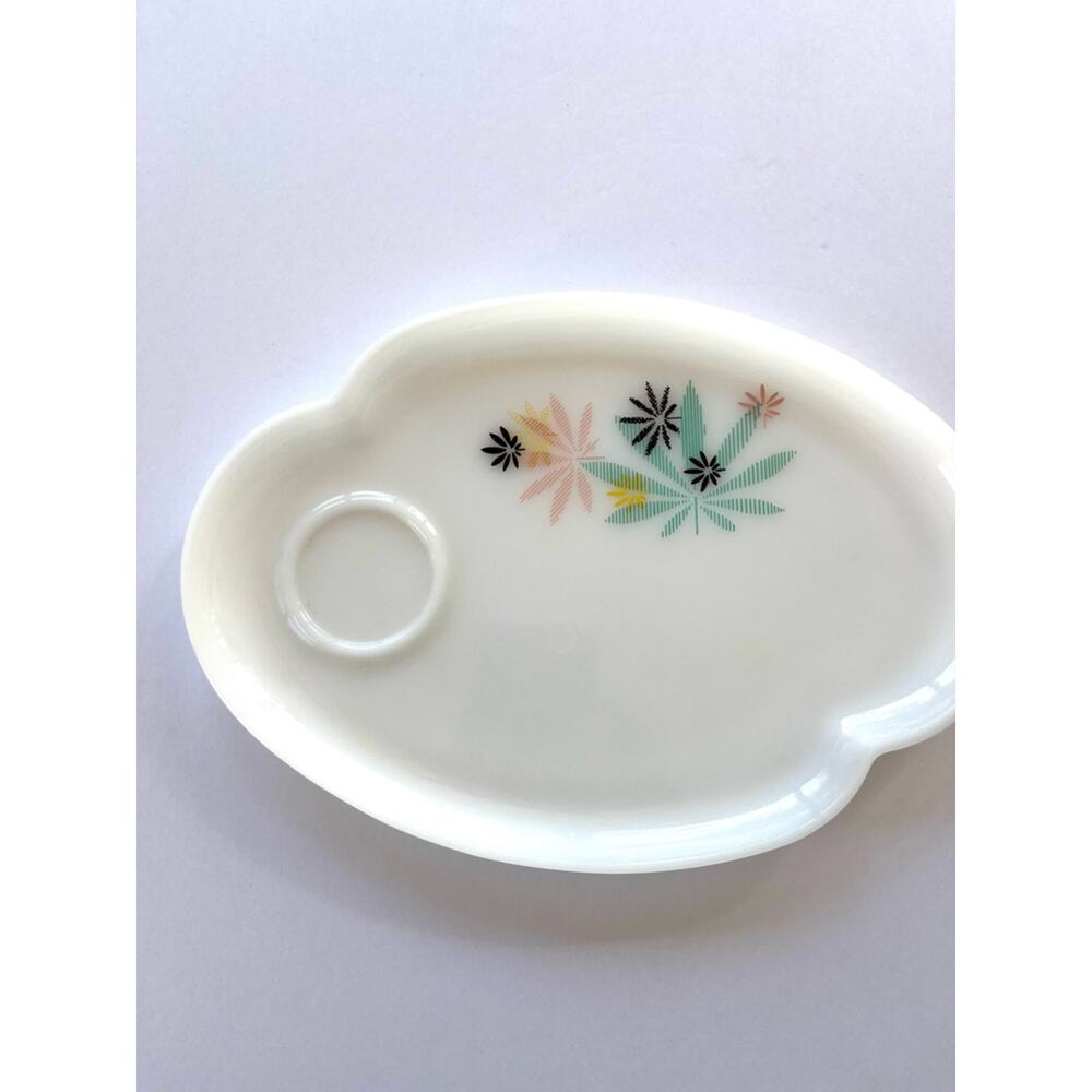 Vintage Atomic Flower Leaf Snack Plate Federal Milk Glass Pastel Marijuana Tray - Picture 2 of 8